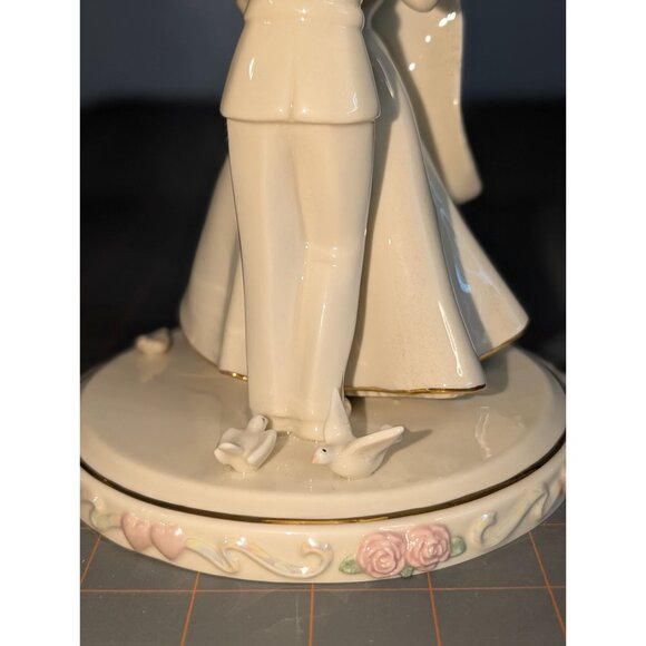 Lenox Disney Showcase Collection Cinderella Wedding Day Cake Topper Porcelain - Picture 9 of 16